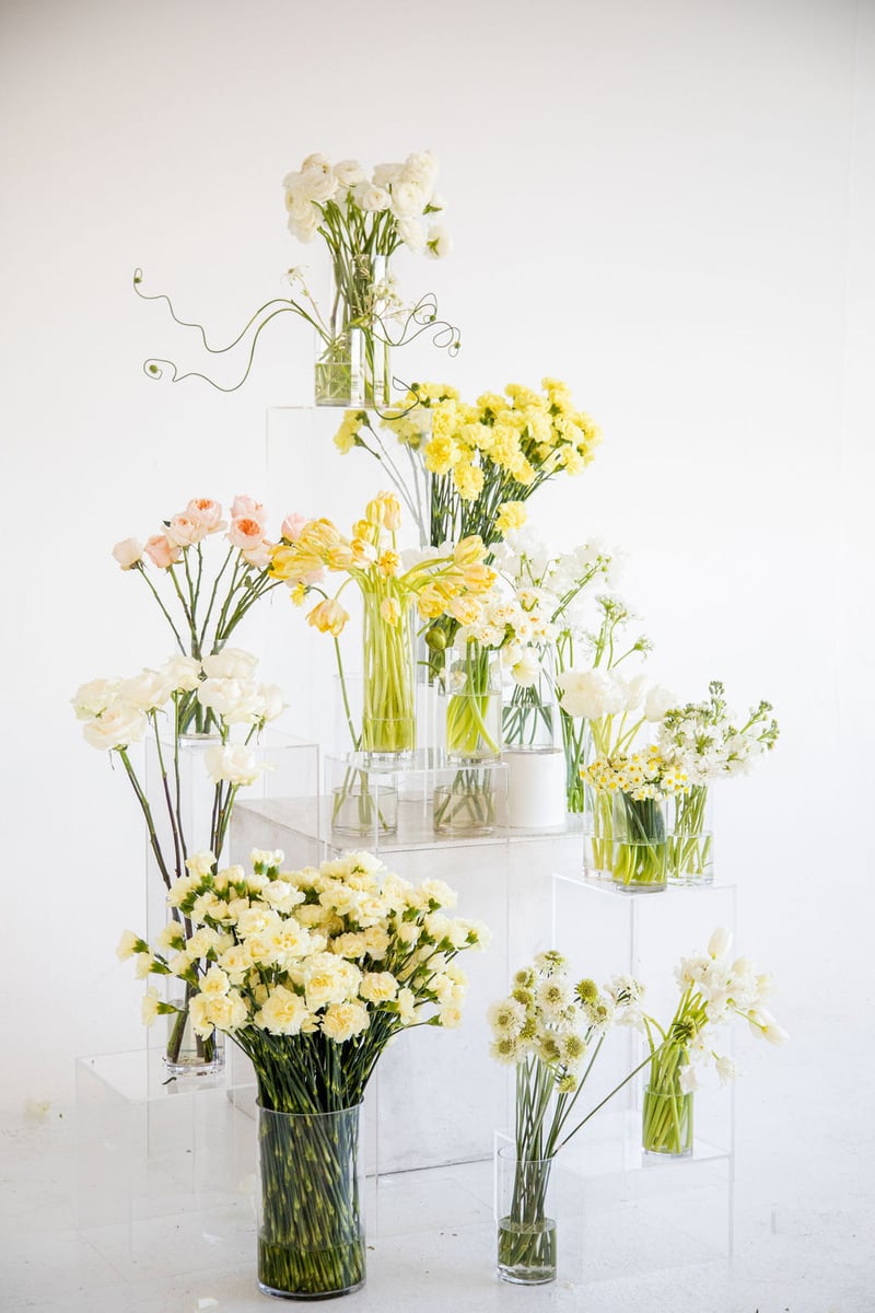 Mayesh Design Star Bedside Floral Arrangement